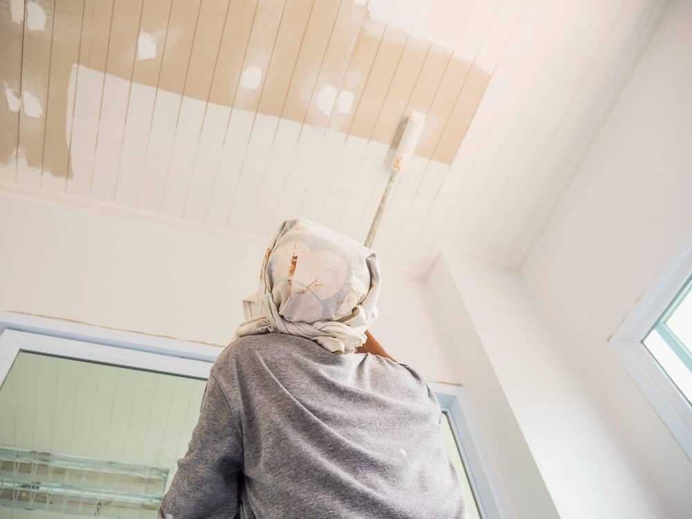 peindre ou recouvrir un plafond abîmé